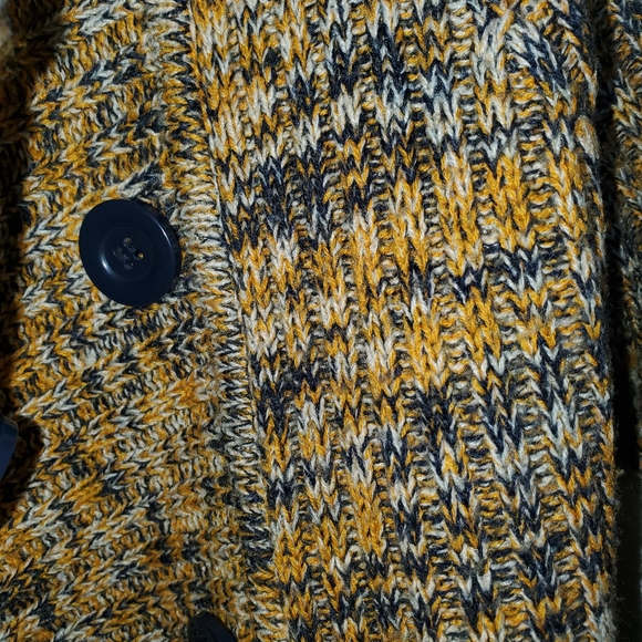 Effeic Sweater - Picture 3 of 6